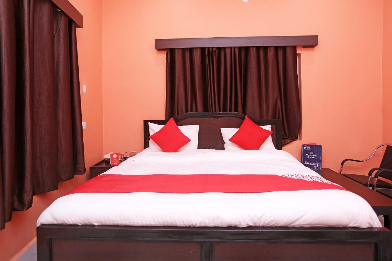Oyo 22221 Yadav Hotel Bhiwadi Exterior foto